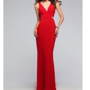 Gorgeous, red prom dress